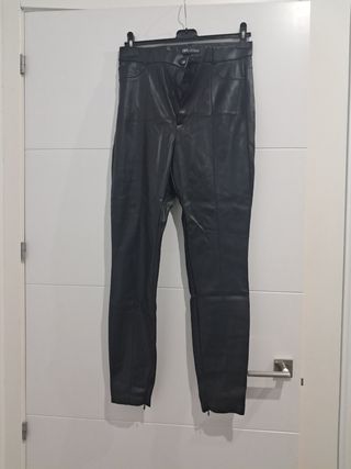 Pantalon polipiel zara