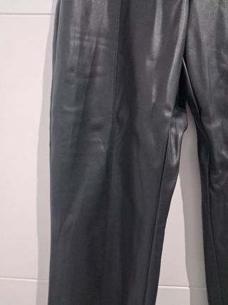 Pantalon polipiel zara