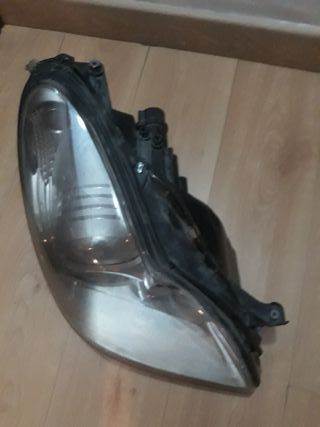 Faro delantero Bixenon Mercedes 203 año 2008-2011
