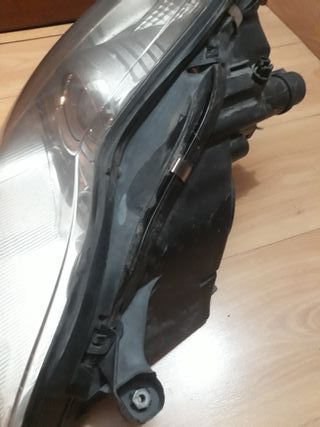 Faro delantero Bixenon Mercedes 203 año 2008-2011