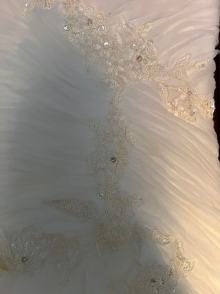 Vestido de novia y diadema de flores