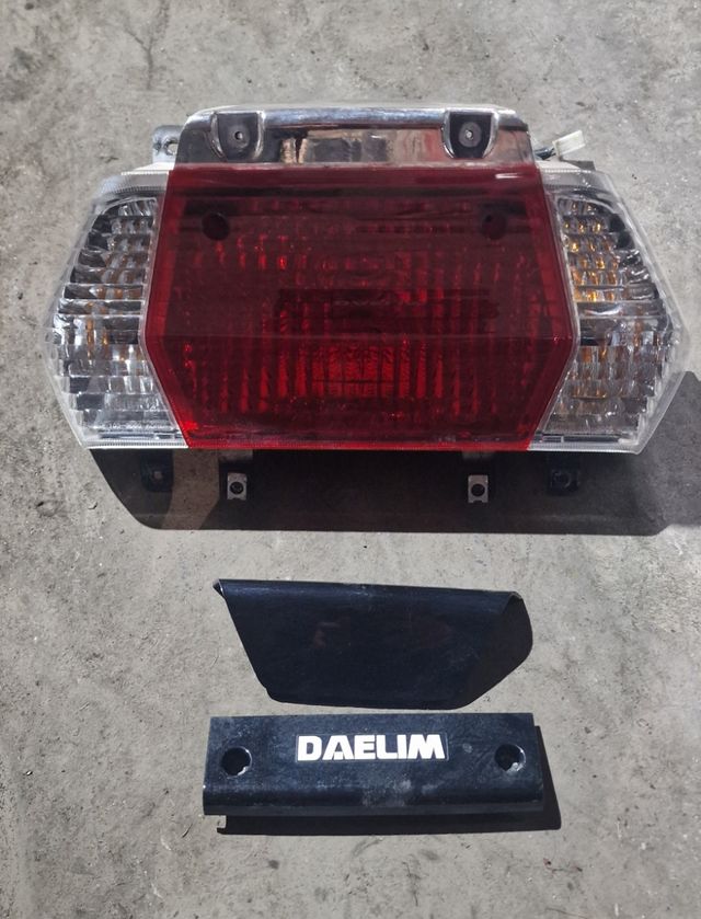 Piloto Daelim s2 125 cc