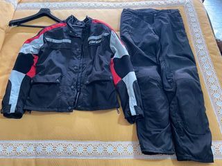 Vendo traje de cordura Dainese con Gore-tex