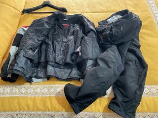 Vendo traje de cordura Dainese con Gore-tex