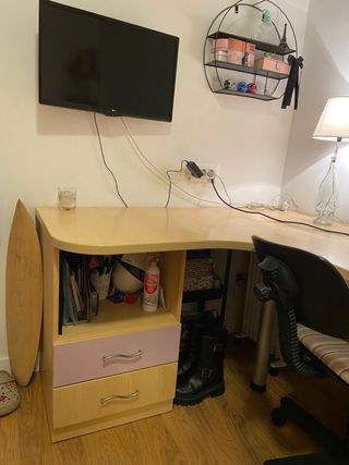 Habitacion Juvenil madera y violeta claro