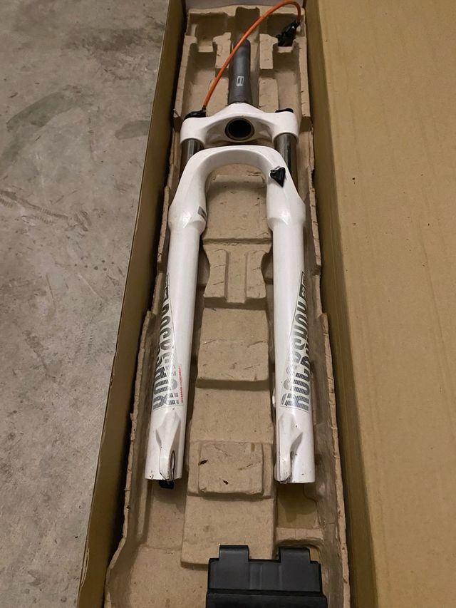 Sospensione Rock Shox 27,5».