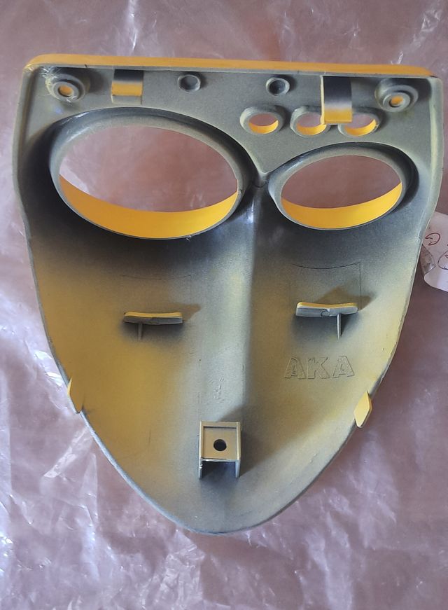 TAPA CUENTAKILÓMETROS AMARILLA DE YAMAHA AEROX