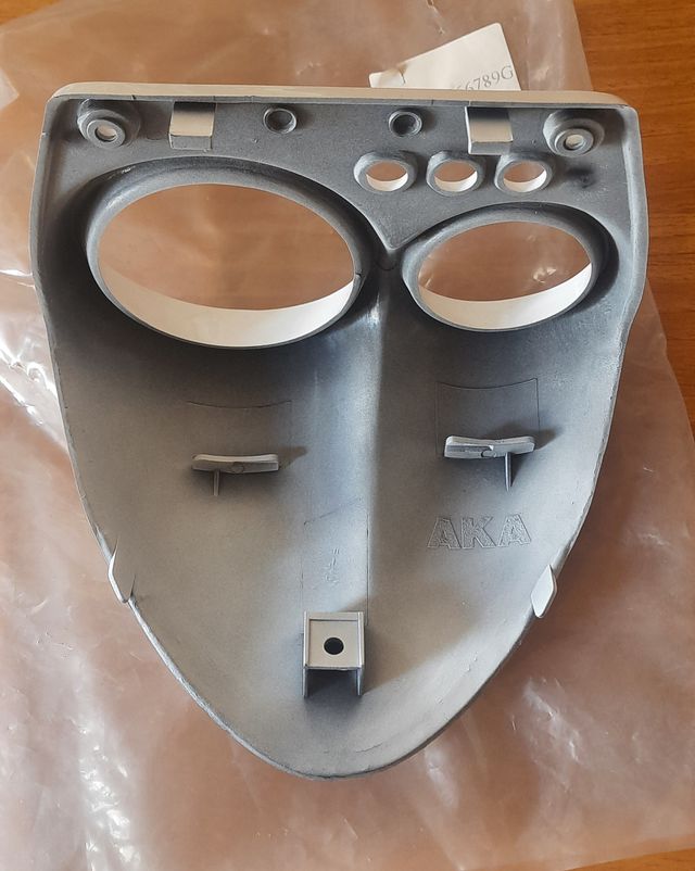 TAPA CUENTAKILÓMETROS BLANCA DE YAMAHA AEROX