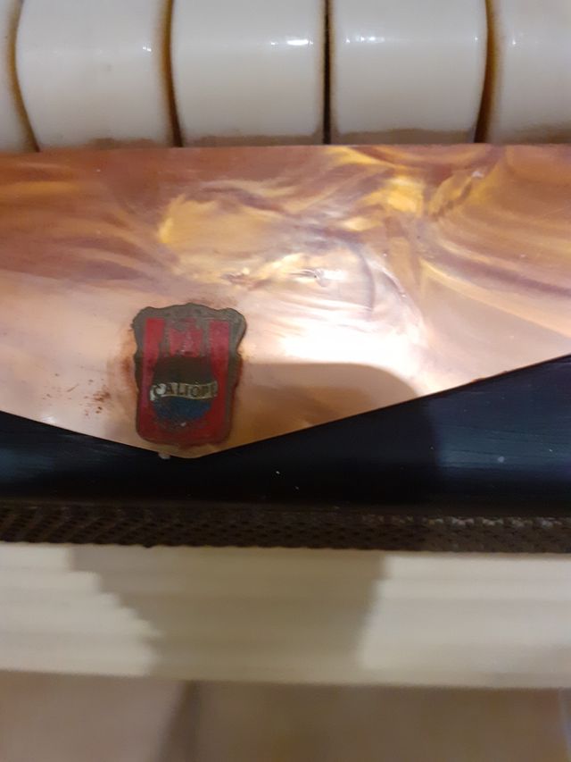 Radio tocadiscos antiguo