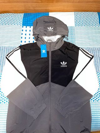 Chaqueta Adidas.