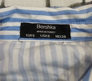 Vestido camisero corto de rayas de Bershka