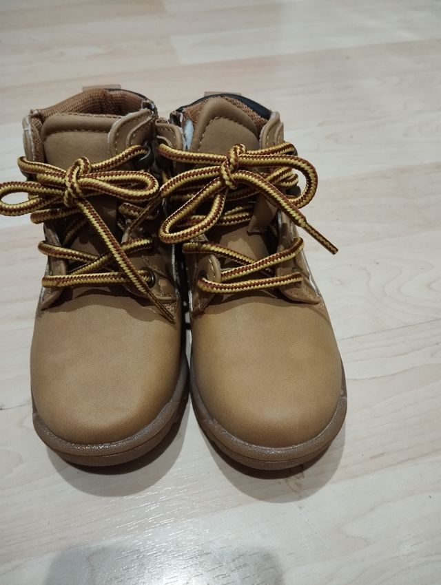 Botines mostaza niño talla 23 