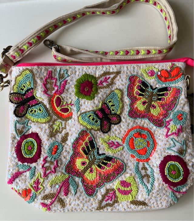 Bolso Bandolera Bordado a Mano con Abalorios