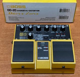 BOSS - effetti a pedale con alimentatore