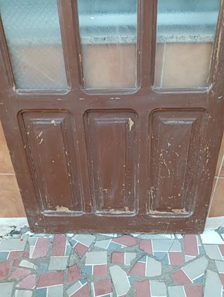 Antigua puerta de madera maciza 