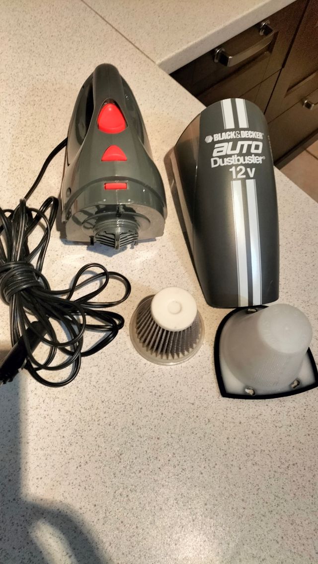 Aspirapolvere auto Black& Decker 