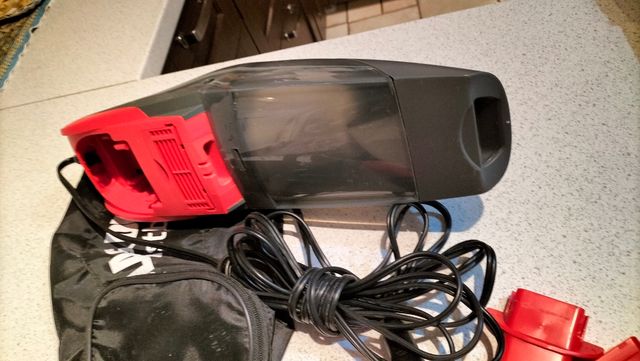 Aspirapolvere auto Black& Decker 