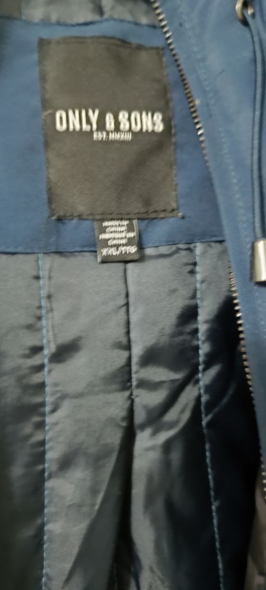 Anorak hombre con capucha