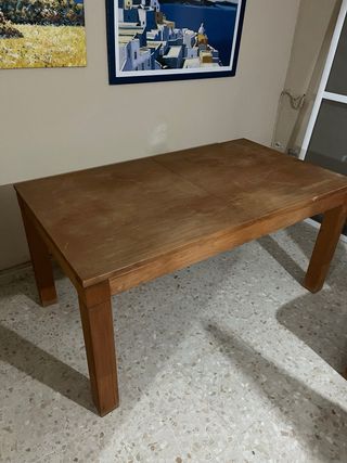 Mesa de comedor y sillas