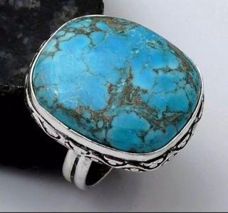 Precioso anillo de Turquesa y baño plata