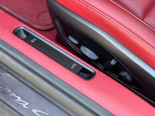 PORSCHE 911 Carrera 4 GTS Cabriolet