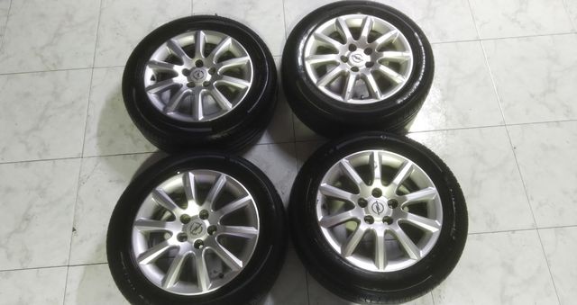 Llantas Opel sin neumáticos