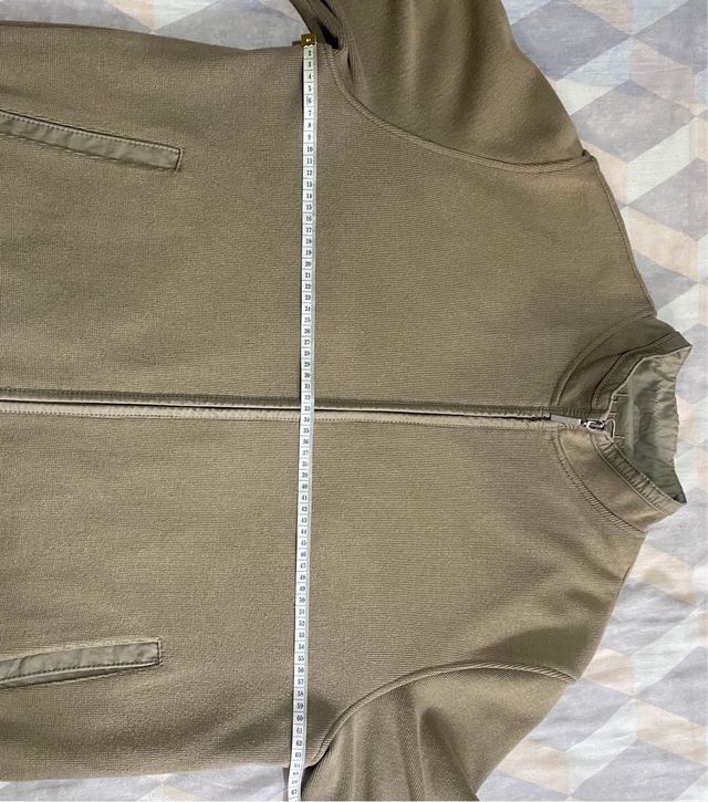 Chaqueta con cremallera para hombre.