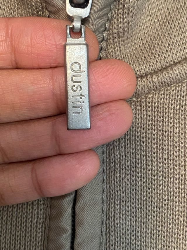 Chaqueta con cremallera para hombre.