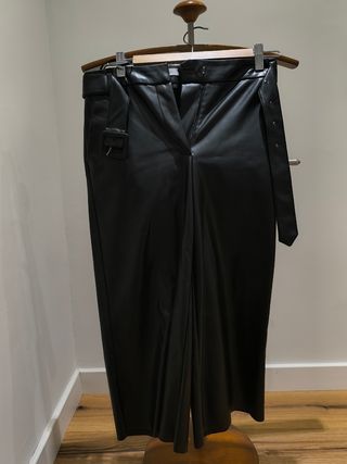 Vila pantalón cuero sintético t 36 