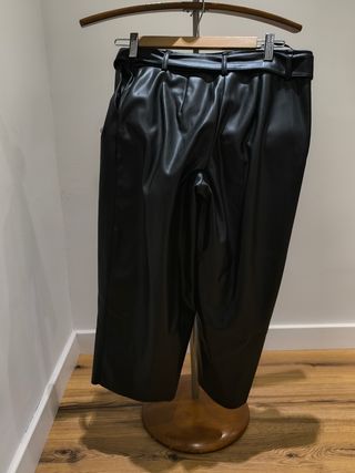 Vila pantalón cuero sintético t 36 