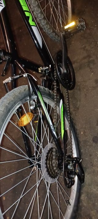 2 BICICLETAS DE 26" Y 24"