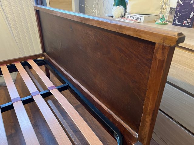 GRATIS Estructura cama antigua de madera 135 x 180