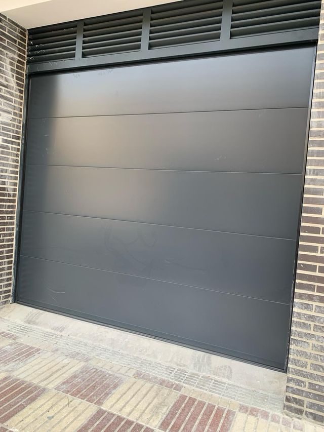 Puerta seccional garaje