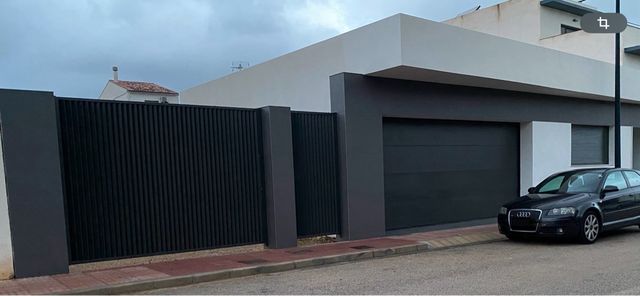 Puerta seccional garaje