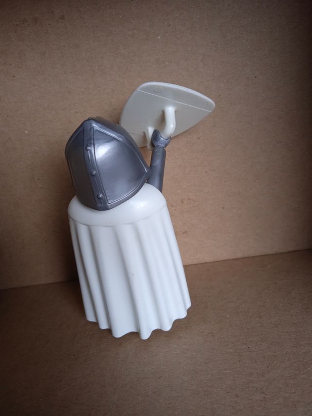 Dos Playmobil caballeros