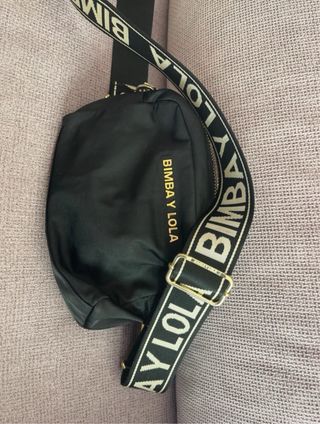 bolso Bimba y Lola bandolera pequeño negro dorad