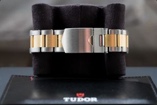 RELOJ TUDOR BLACK BAY ORO Y ACERO
