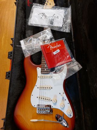  Fender Stratocaster Standar Am RW SSB 4/2016