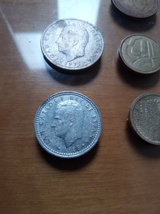 Monedas de 1 y 5 pesetas