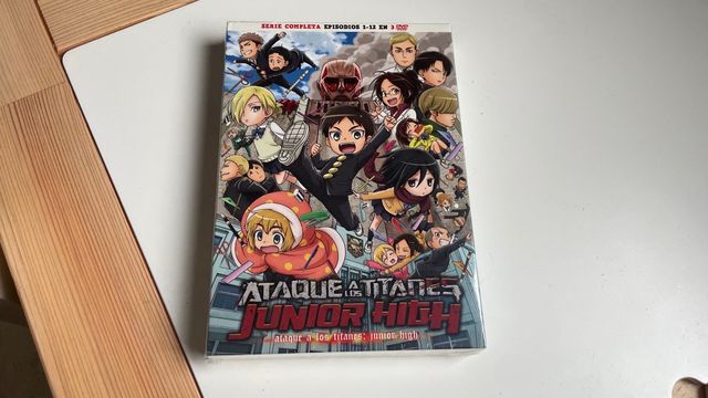 ATAQUE A LOS TITANES JUNIOR HIGH PRECINTADA