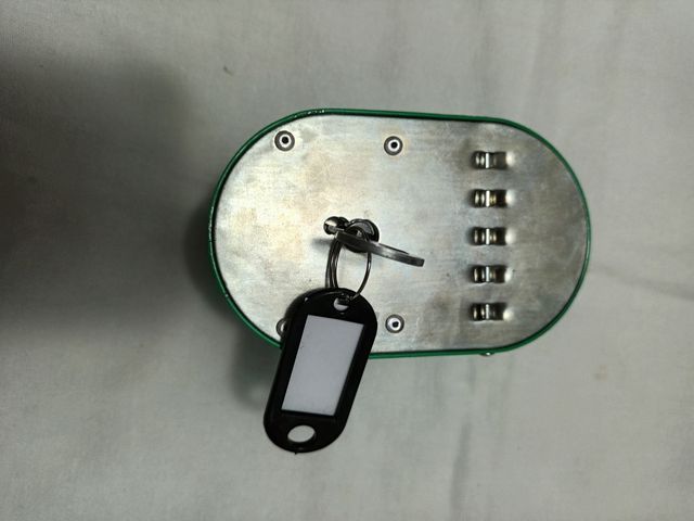 Salvadanaio Vintage colore verde con CHIAVE