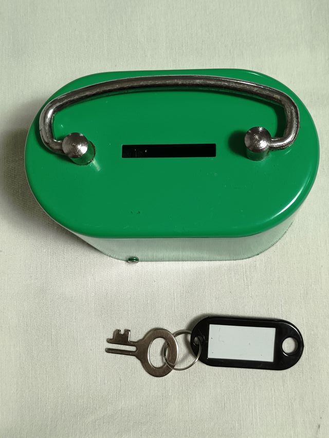 Salvadanaio Vintage colore verde con CHIAVE