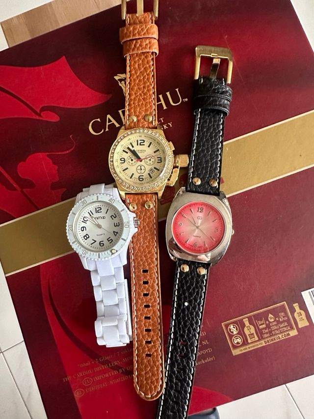 Relojes 3 piezas por 15