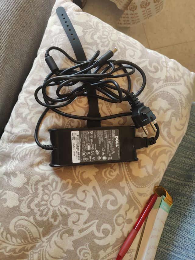 Fuente de Alimentación Portátil  DELL