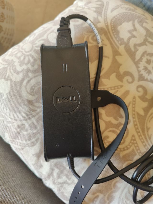 Fuente de Alimentación Portátil  DELL