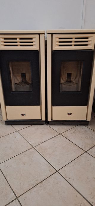 Due stufe a pellet COLA come nuove. Prezzo singola