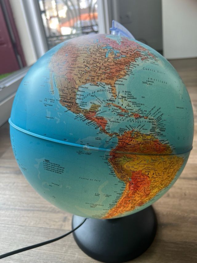 Globo terraqueo Bola del mundo con luz