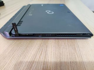 Portátil - Tablet Fujitsu 