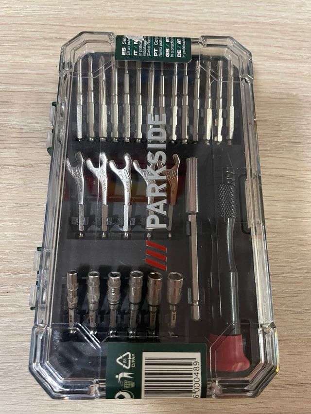 Estuche puntas + estuche tornillos