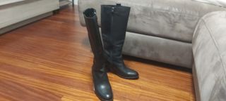 Botas altas de piel negras 